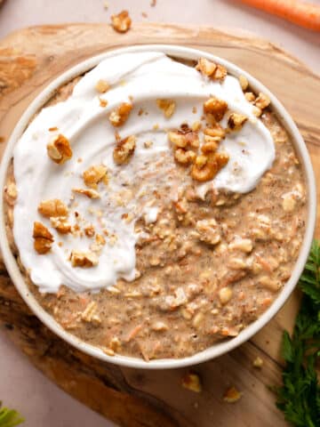 carrot cake overnight oats featured image