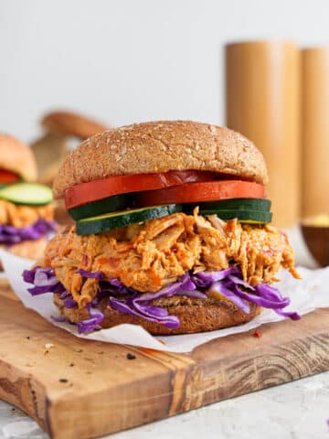 vegan jackfruit buffalo burger