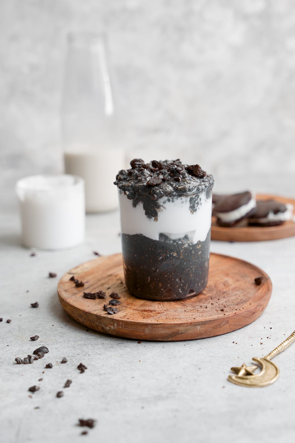 cookies and cream protein overnight oats with cookie and cream layers