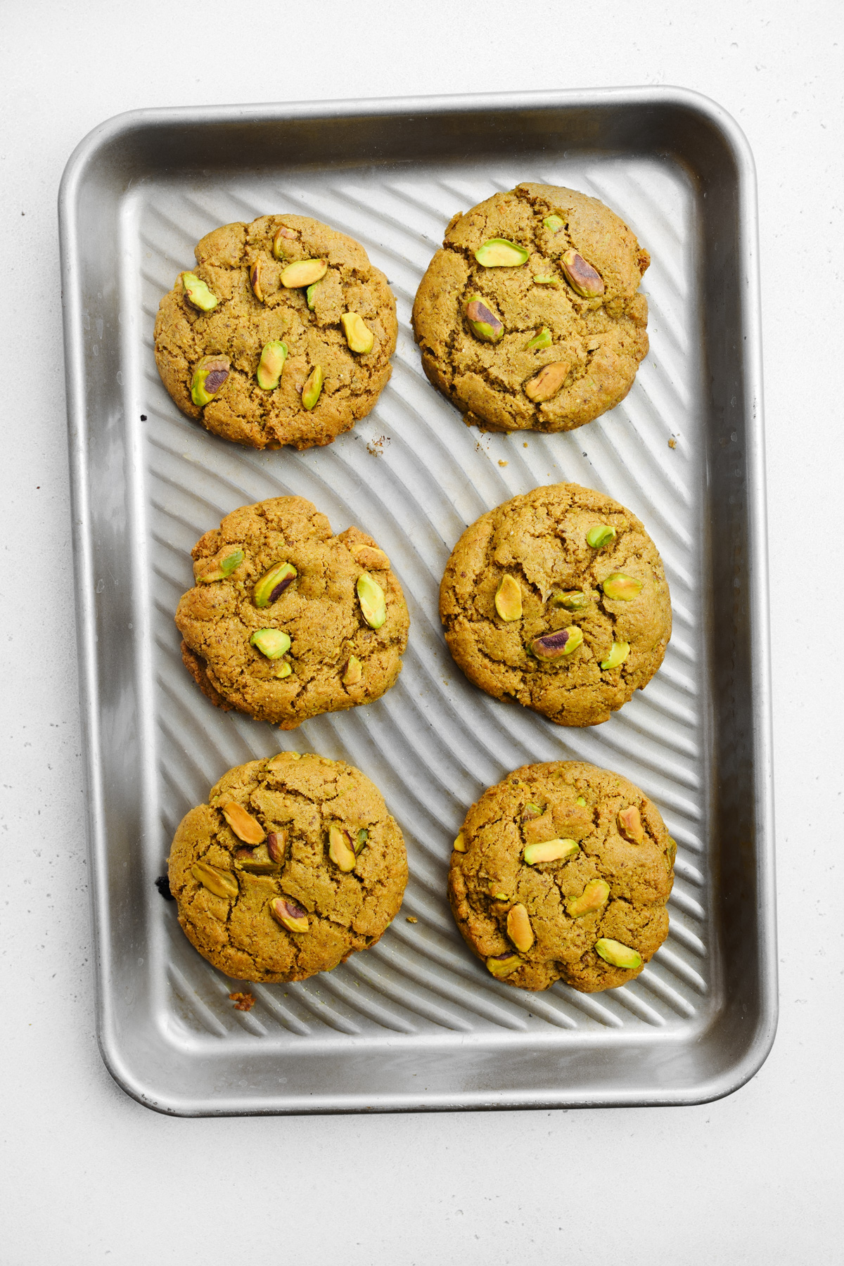 the final step of the recipe showing the cookies cooling