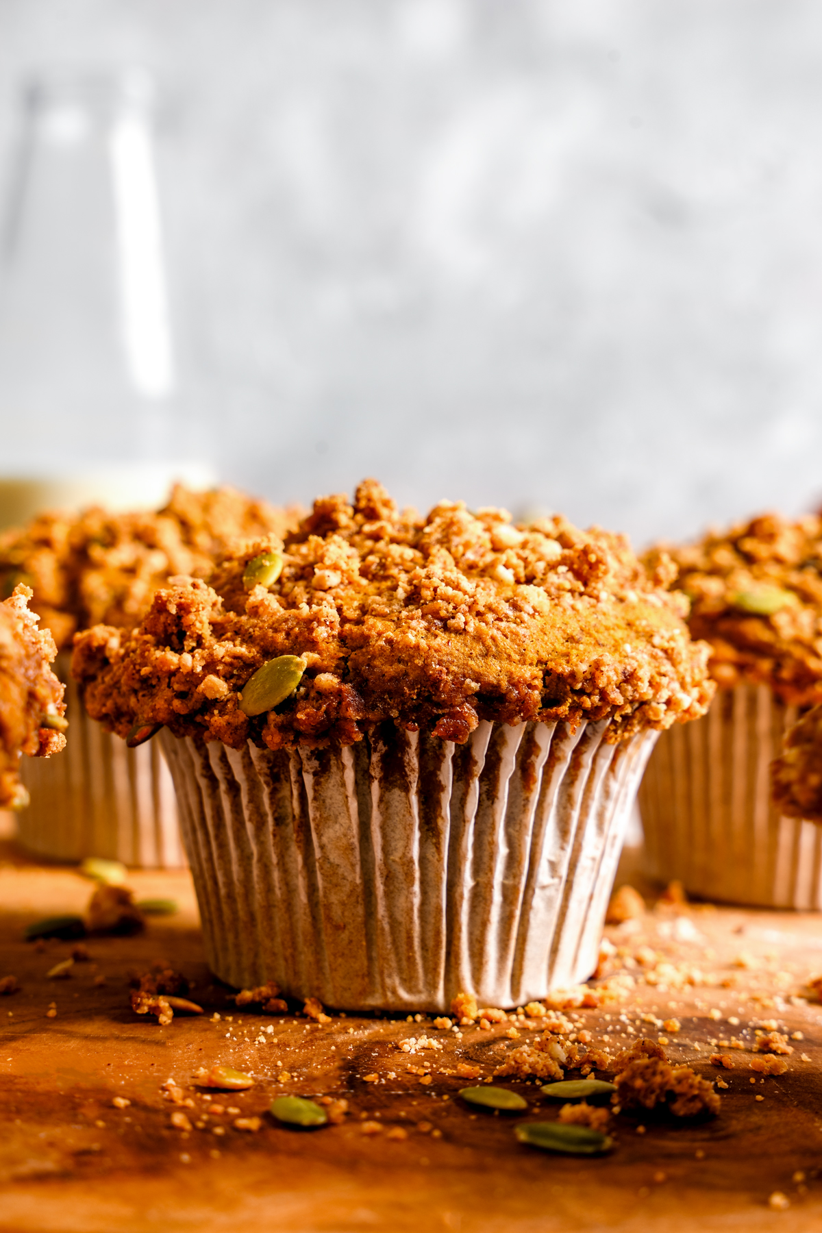 the healthy vegan pumpkin muffin with streusel on top