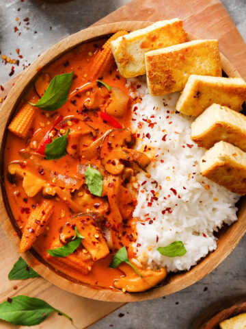 red curry tofu featured image