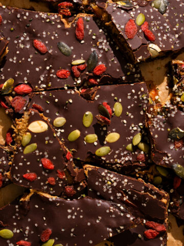 superfood date bark featured image